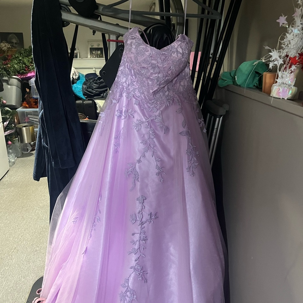 Purple Tulle A-Line Prom Dress With Appliques - Picture 5 of 5